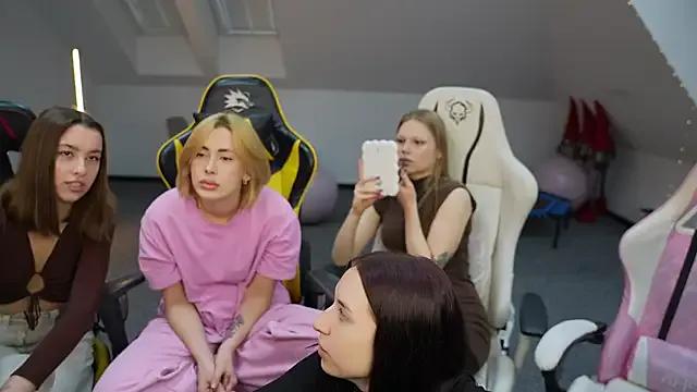 _Lili_054 from StripChat is Freechat