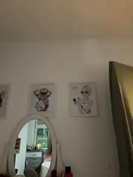 _Lilly_angel from StripChat is Freechat