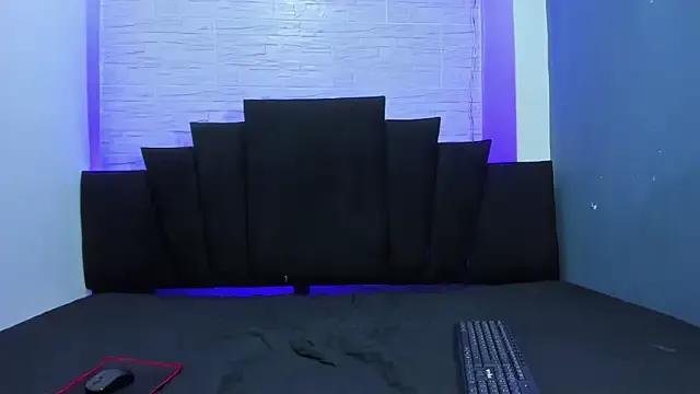 _Noah19 from StripChat is Freechat