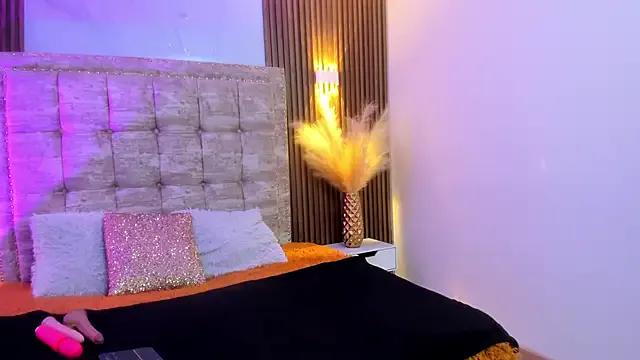 Ada_mclaine from StripChat