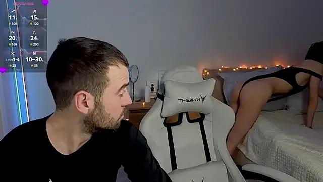 AdeleLaCr0ix from StripChat is Freechat