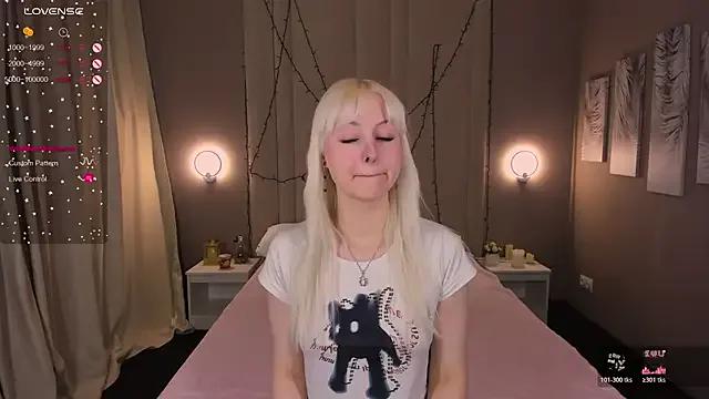 AdeleSilver from StripChat is Freechat