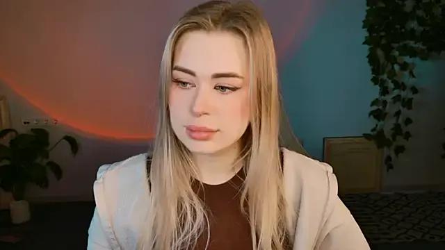 AdelLoyss from StripChat is Freechat