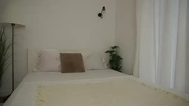 adisson_fox from StripChat is Freechat