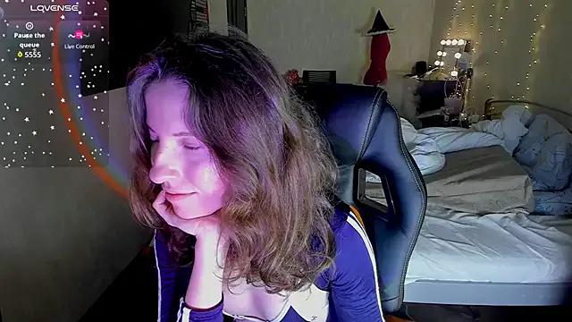 Agata_in_Wonderland from StripChat is Freechat