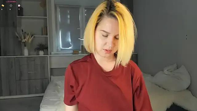 AgnesSonnek from StripChat is Freechat