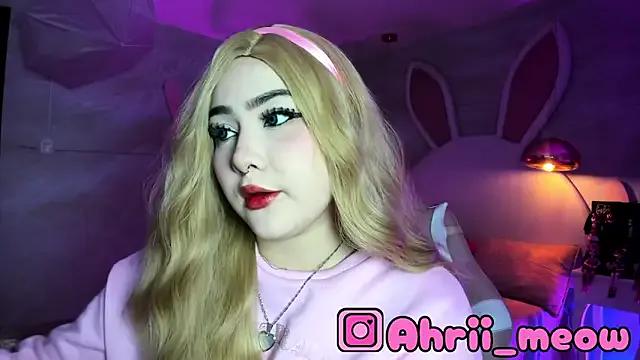 Ahri_meow from StripChat is Freechat