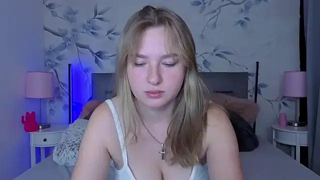 Ailissa__fox from StripChat is Freechat