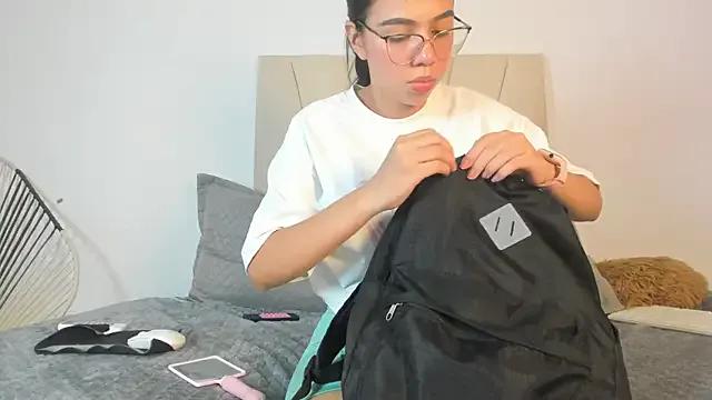 Ainoa_Pink from StripChat is Freechat