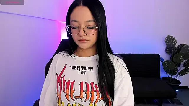 Alana-sweet from StripChat is Freechat