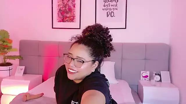 Alanaa_Gomez from StripChat