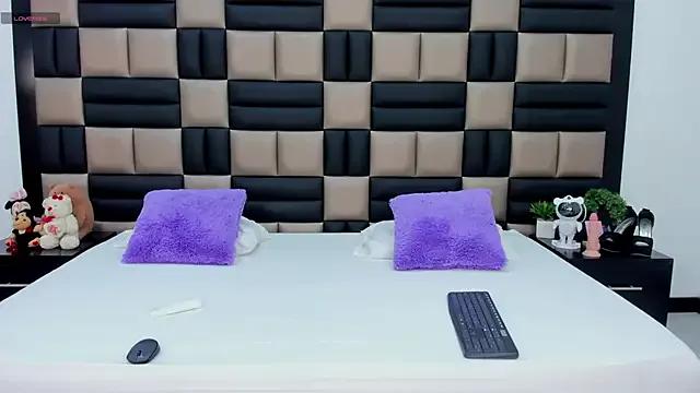 AlanaCusack from StripChat is Freechat