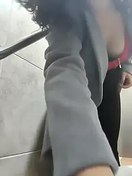 AlanaDesire from StripChat