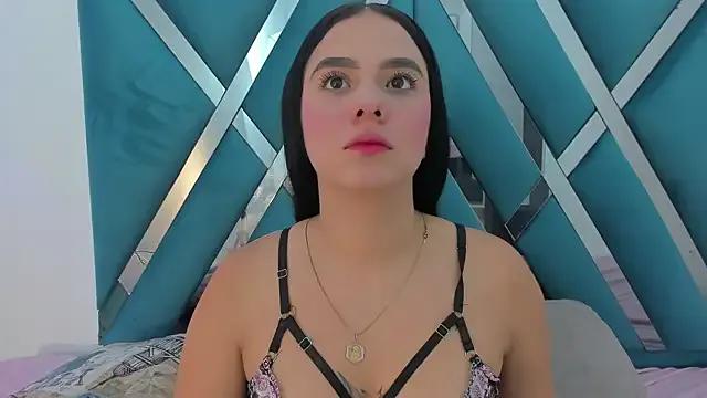 alanaflores_ from StripChat is Freechat