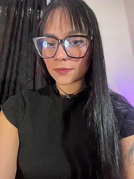 AlannaDollx from StripChat is Freechat