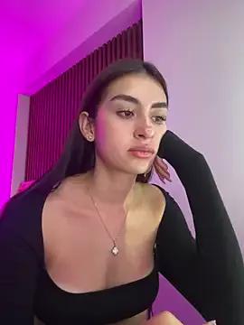 Alejandraa_pinkk_ from StripChat is Freechat