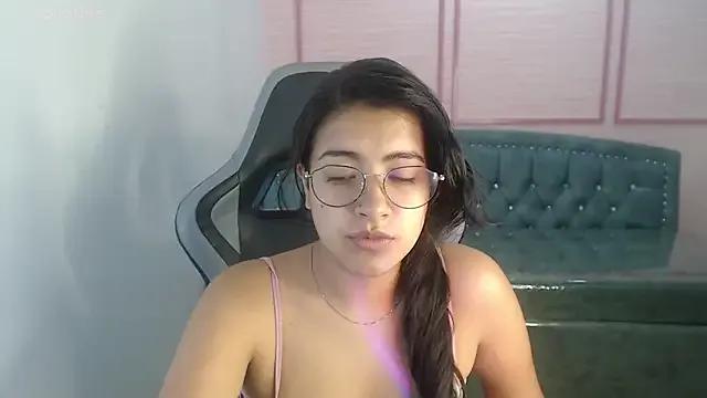 alexa_romero_t from StripChat is Freechat