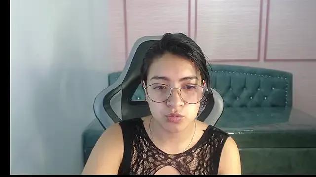alexa_romero_t from StripChat is Freechat