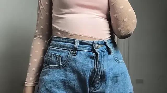 algmoon from StripChat is Freechat