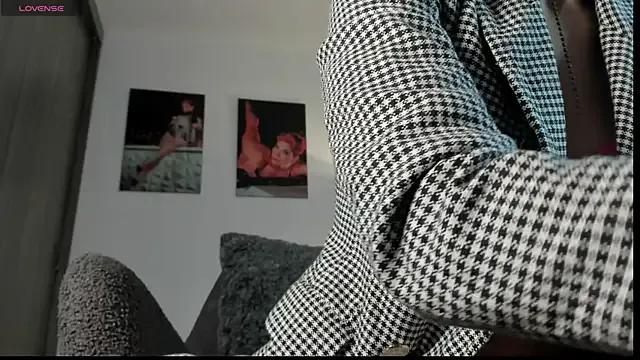 Alice_Barry from StripChat is Freechat