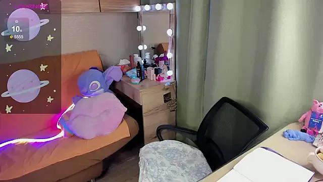 Alice_next_door from StripChat is Freechat