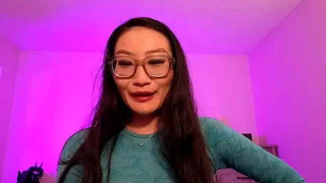 Aliciaz3 from StripChat is Freechat