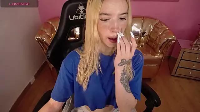 Checkout girls naked models with similar nickname. Cute sexy Free Models.
