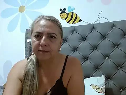 Alina_Saenz from StripChat is Freechat