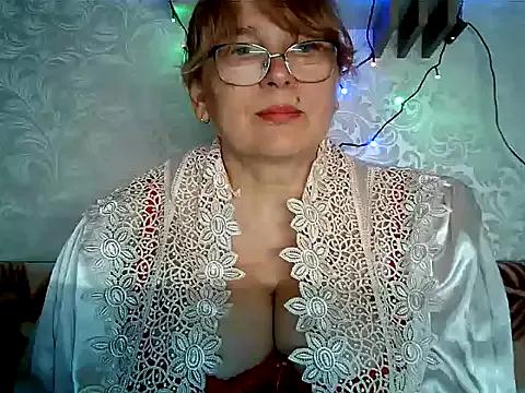 Aline_LoveFlowers from StripChat is Freechat