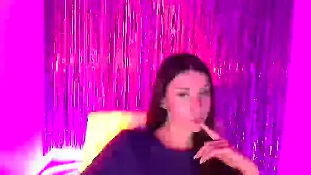 AlisaBubbles from StripChat is Freechat