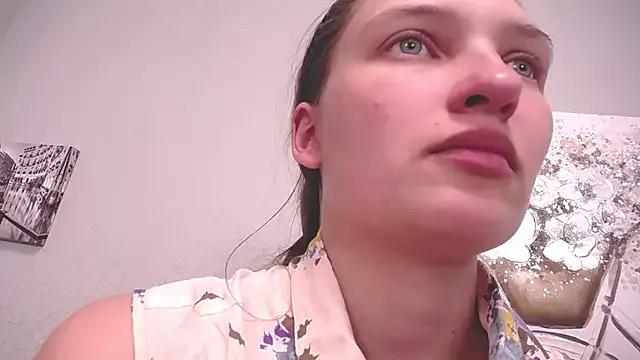 AlisaPeres from StripChat is Freechat