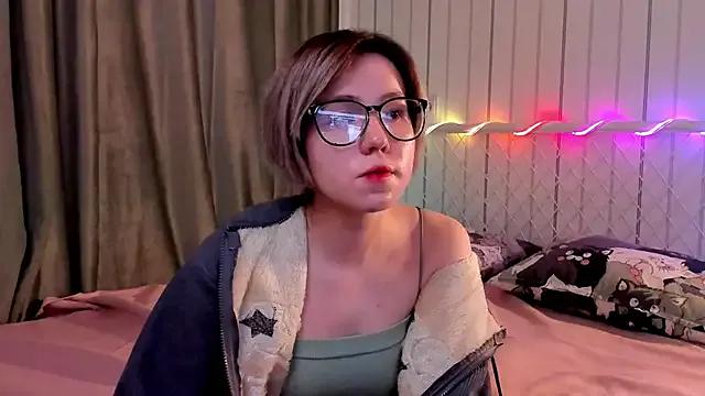 AlisiaEthen from StripChat is Freechat