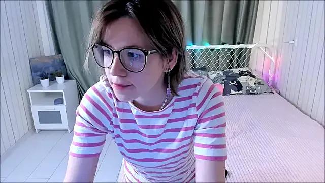 AlisiaEthen from StripChat is Freechat