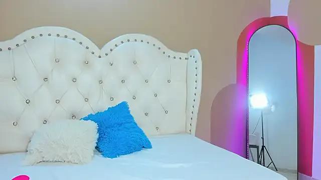 Alison_Milk from StripChat is Freechat