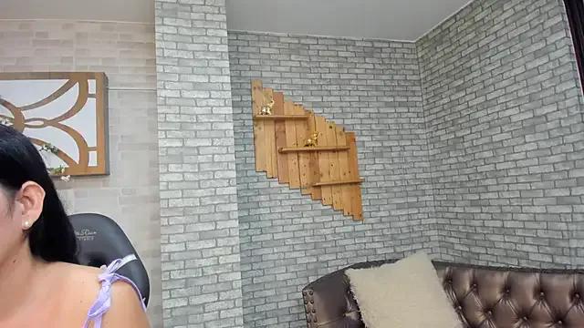 Alisonn_Doll from StripChat is Freechat