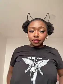 alissradiante1 from StripChat is Freechat