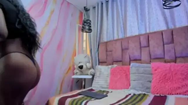 alix_noa from StripChat is Freechat