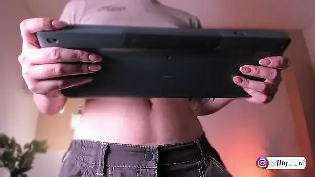 Ally_addams from StripChat