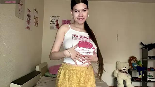 AlmetaBradicich from StripChat is Freechat