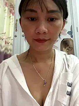 Almond-cute from StripChat is Freechat
