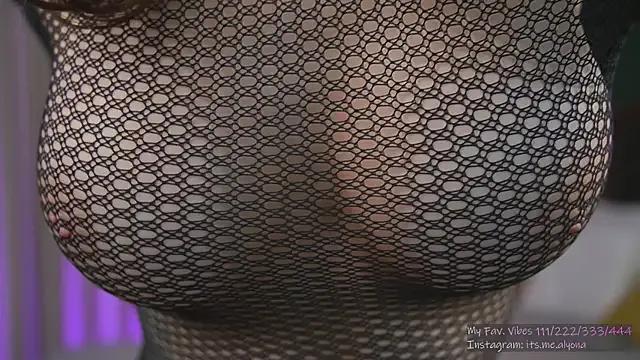 Alyonaqueen_ from StripChat is Freechat