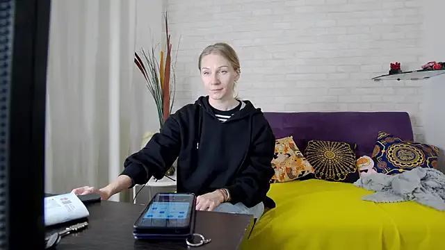 AmaliaMao from StripChat is Freechat