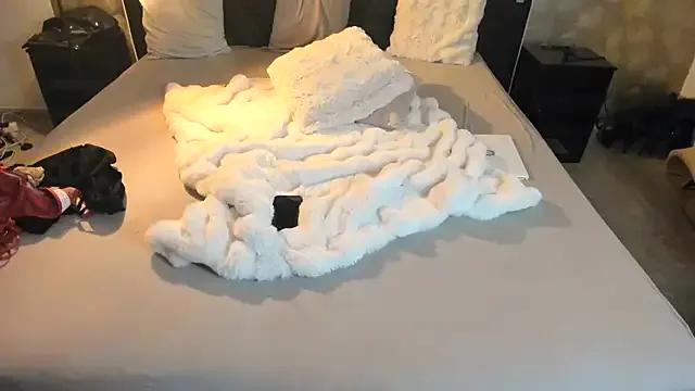 Amanda-JewelzX from StripChat is Freechat