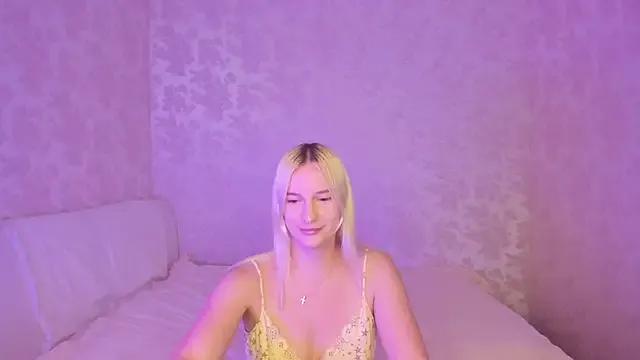 Amanda054 from StripChat is Freechat