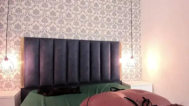 AmaraFierce from StripChat is Freechat