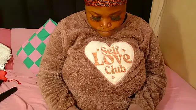 AmazingDarkDoll from StripChat