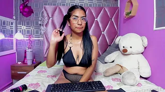 AMBER_RIOS from StripChat is Freechat