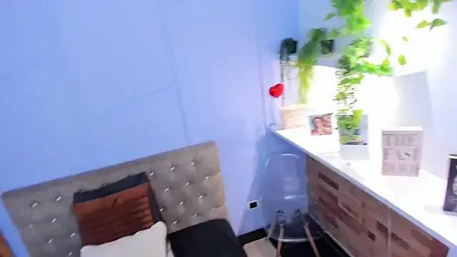 ambervans from StripChat is Freechat