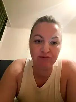 Amelia-Diamond from StripChat is Freechat