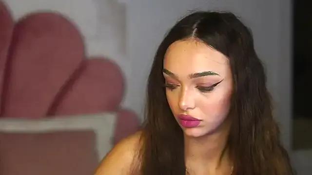 AmiraVeyl from StripChat is Freechat